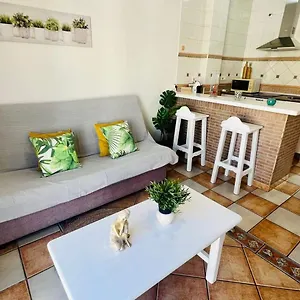 https://apartamento-jimena-cadiz-en-el-centro-de-nerja.1costadelsol.com